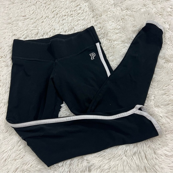 PINK Victoria's Secret Pants - PINK Victoria’s Secret cropped leggings size small